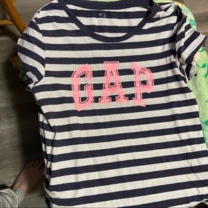 Gap tee